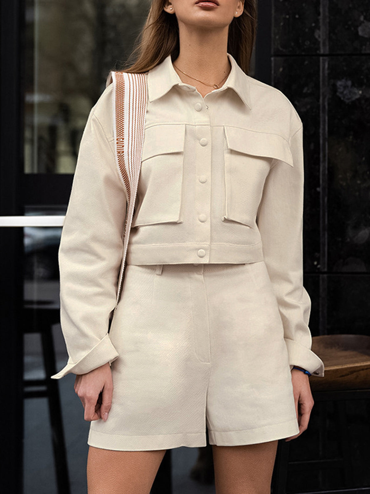 Ensemble short à boutons et poches