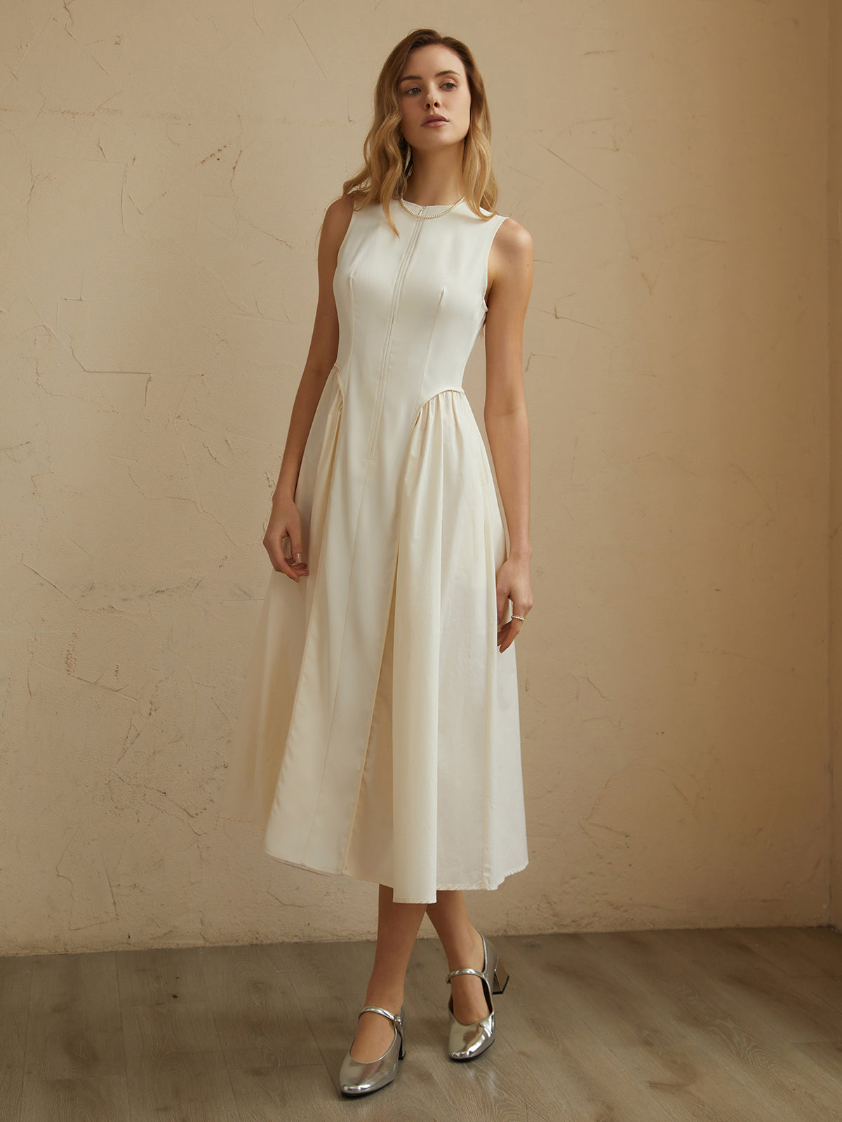 Robe midi plissée sans manches à poches