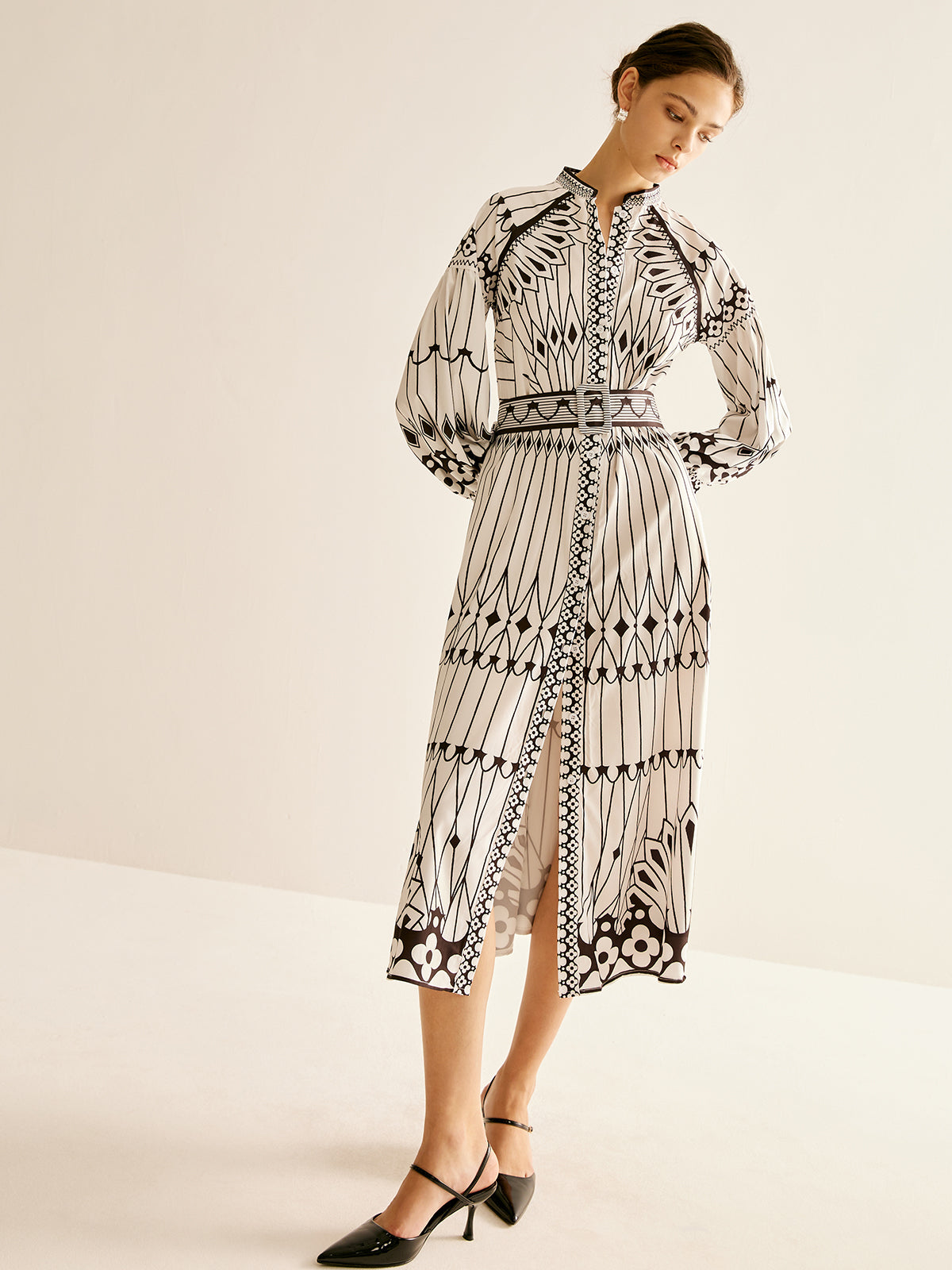 Robe bohème à col montant et fente