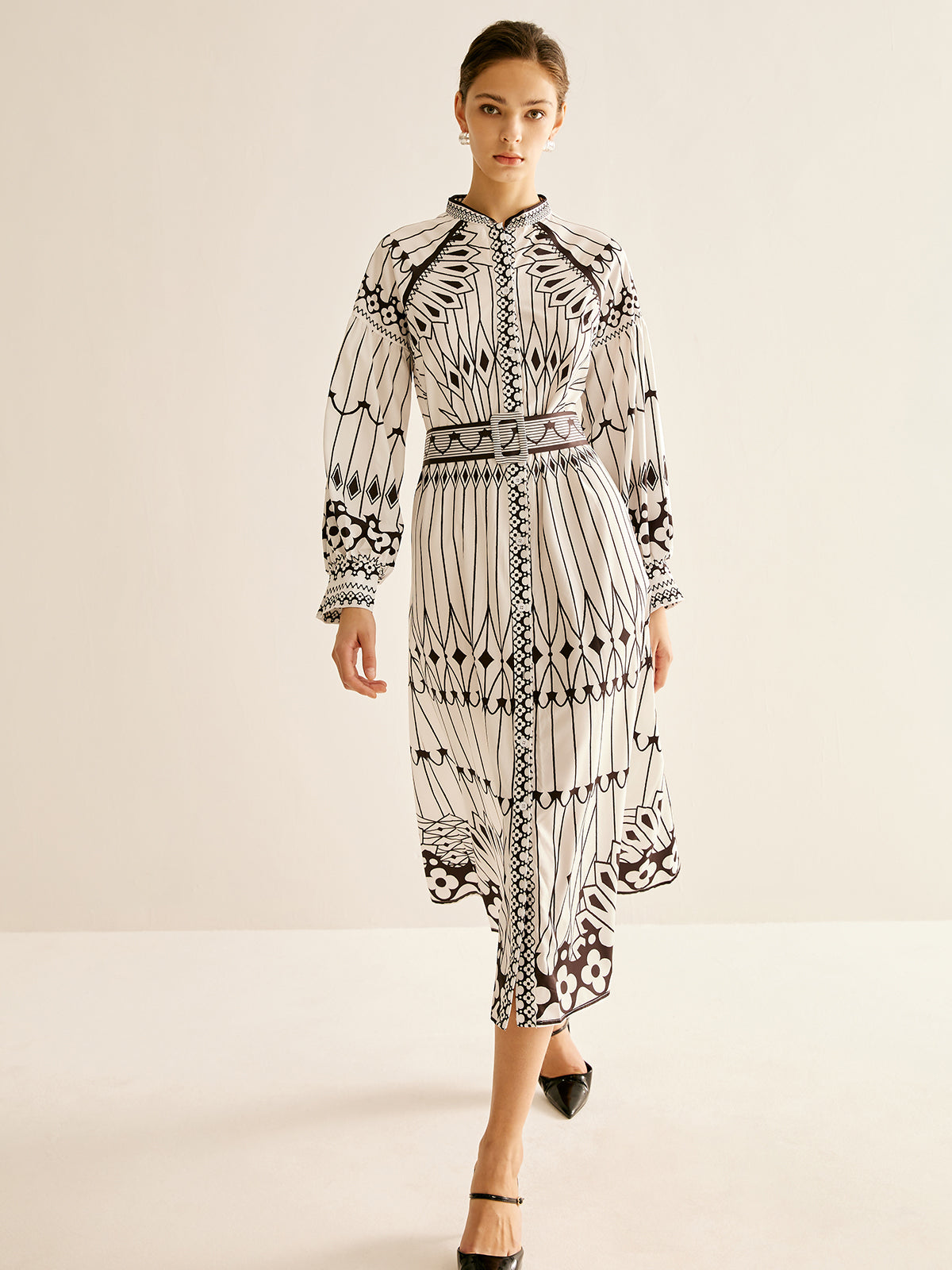 Robe bohème à col montant et fente