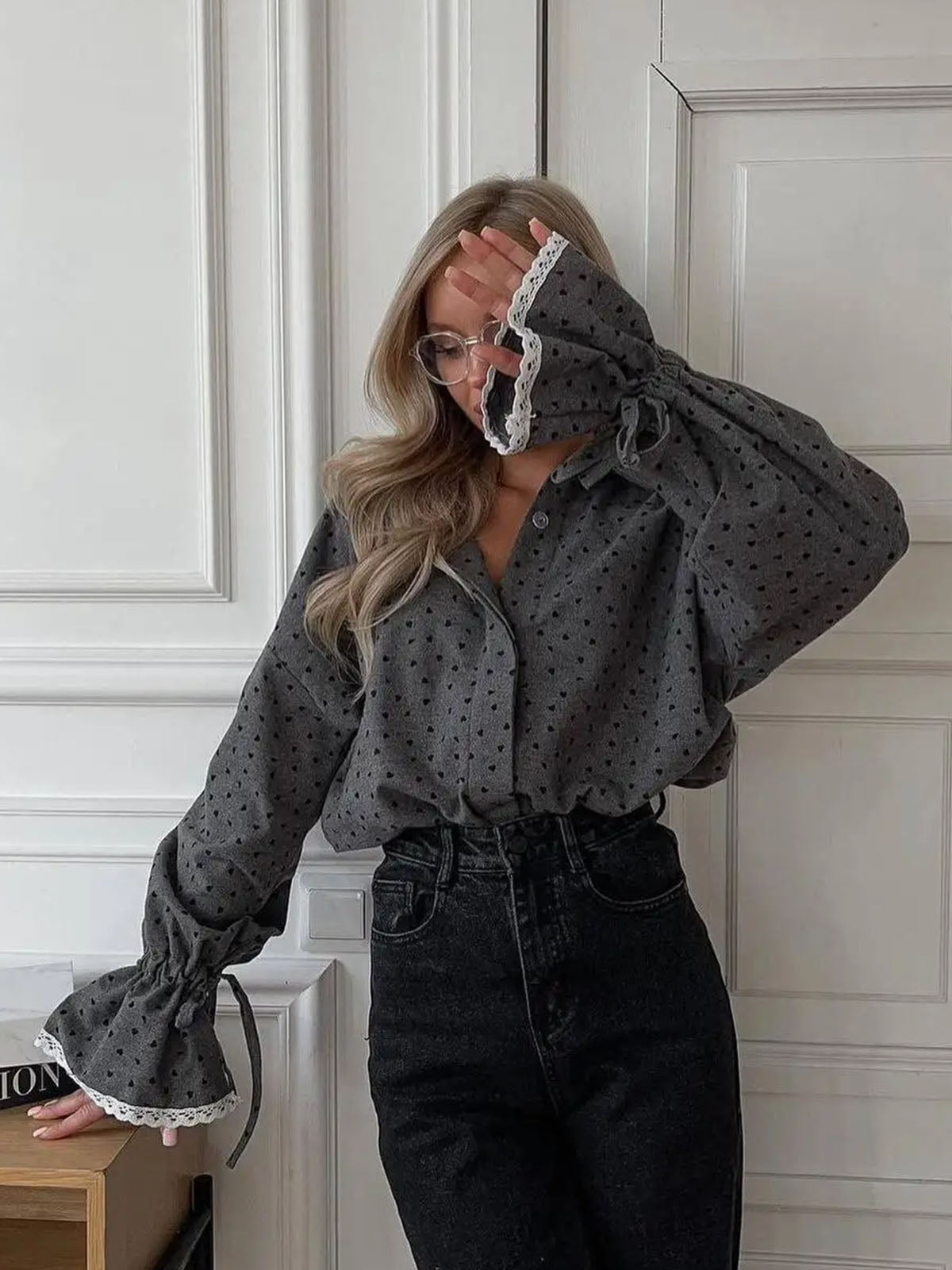 Chemise boutonnée à imprimé cœur pour femme