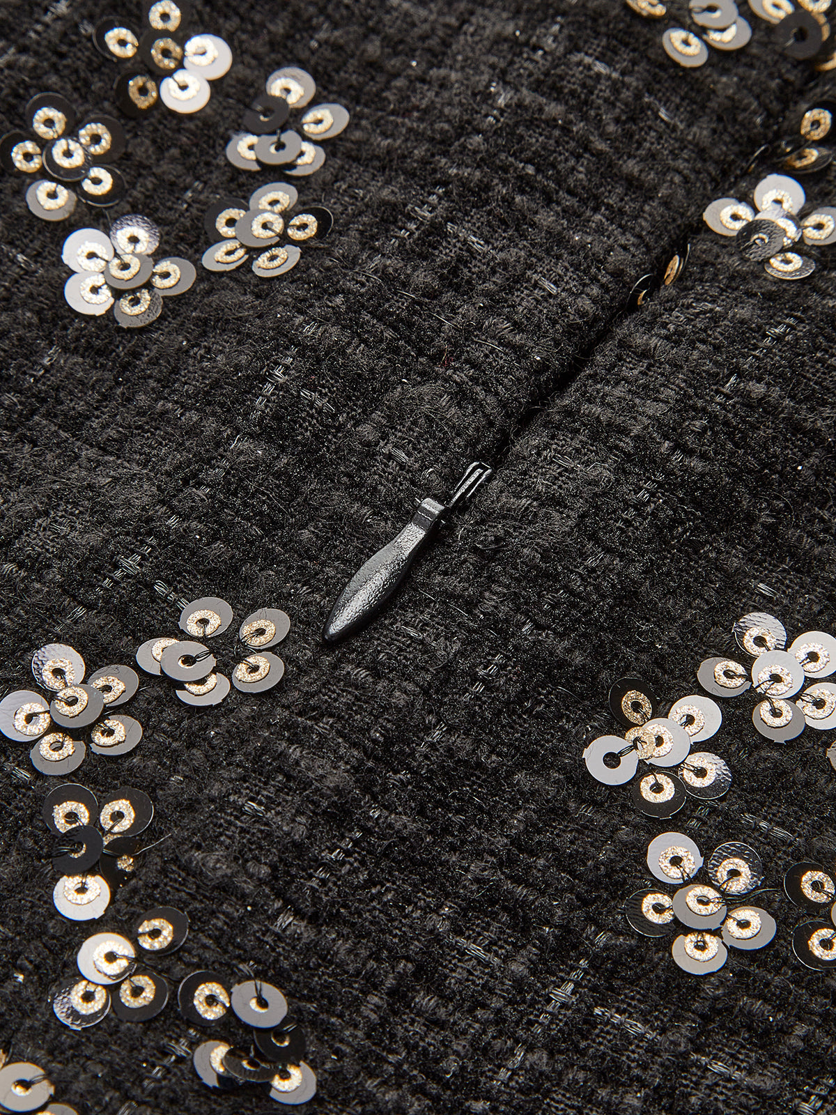 Jupe en tweed à fleurs et sequins