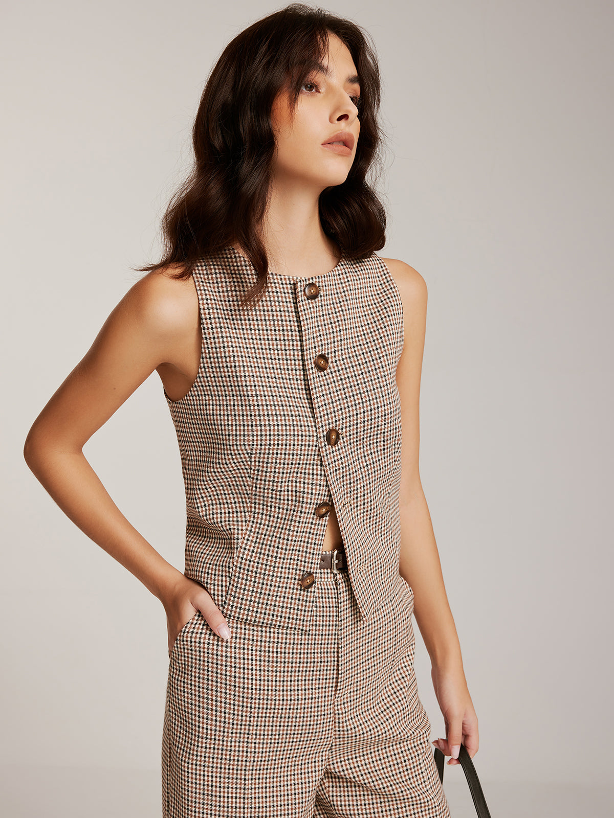 Gilet élégant à carreaux boutonné