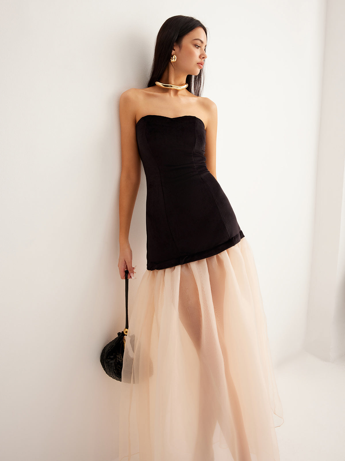 Robe tube en maille à empiècements de velours semi-transparent