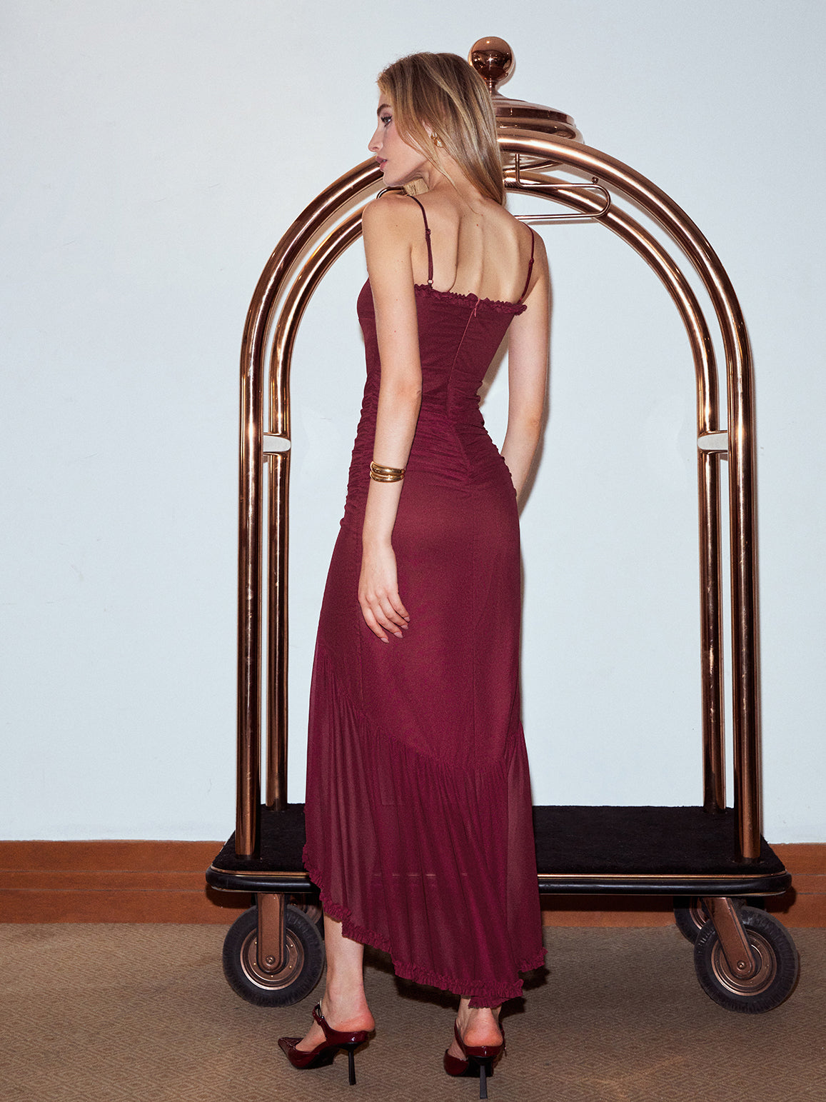 Robe à bretelles plissée en maille