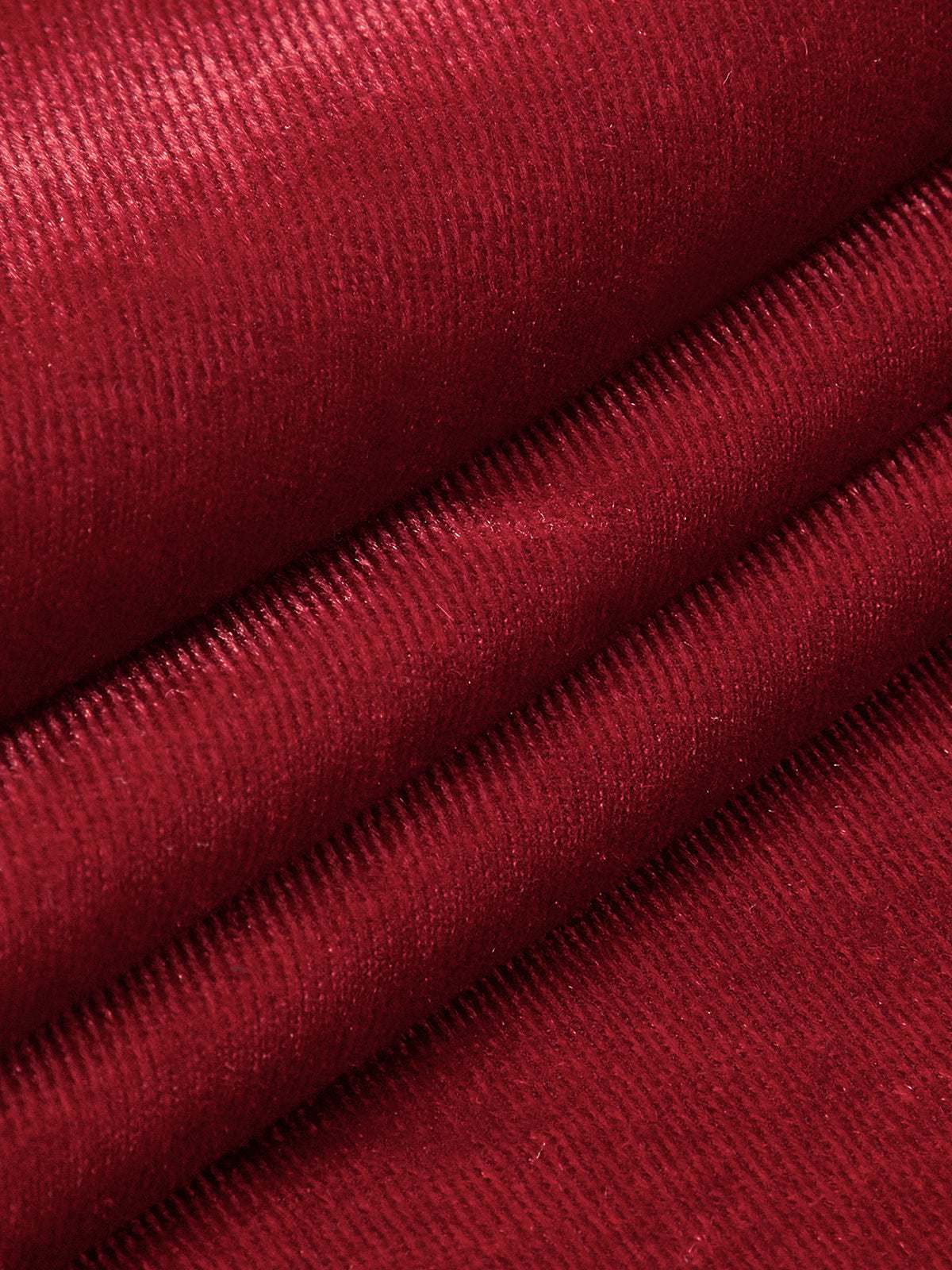 Robe en velours nouée à col montant