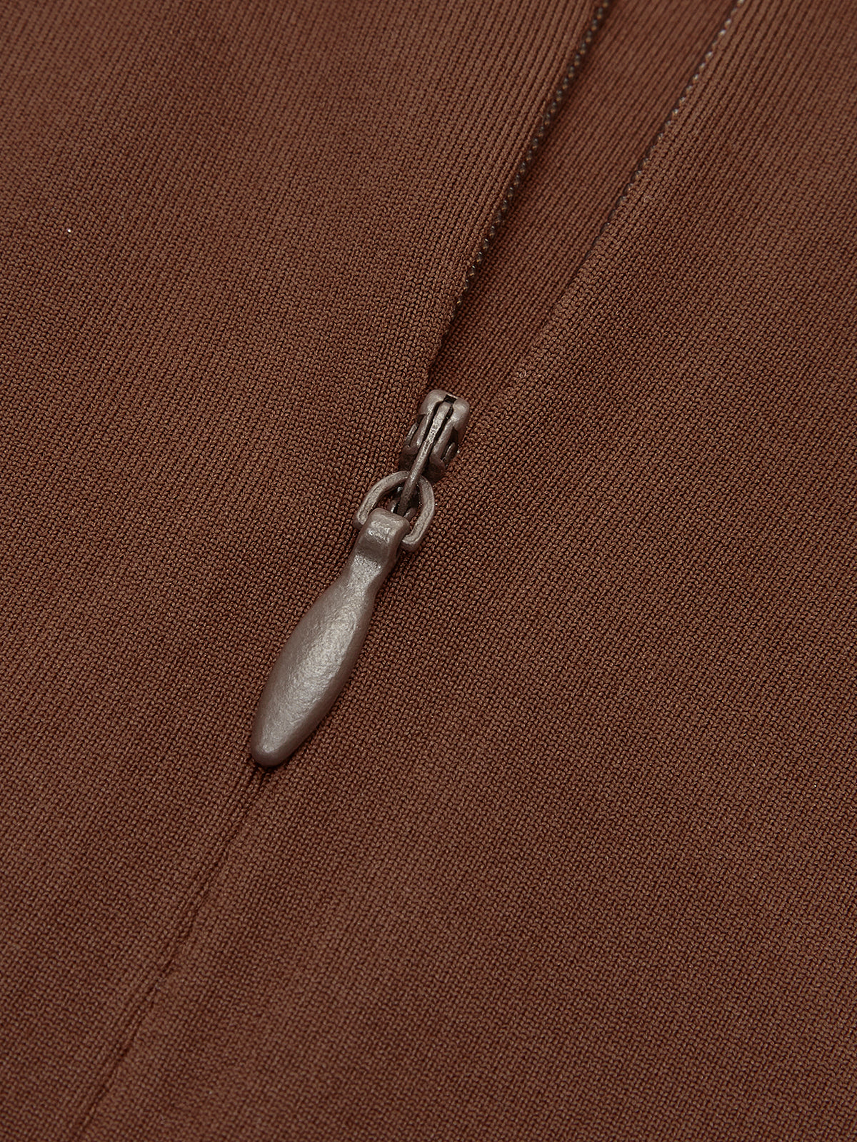 Robe moulante sexy à découpes