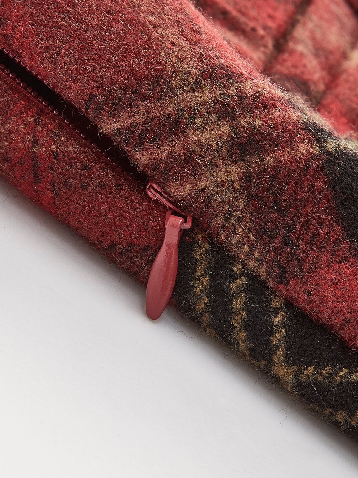 Jupe à carreaux taille mi-haute avec fermeture éclair sur le côté