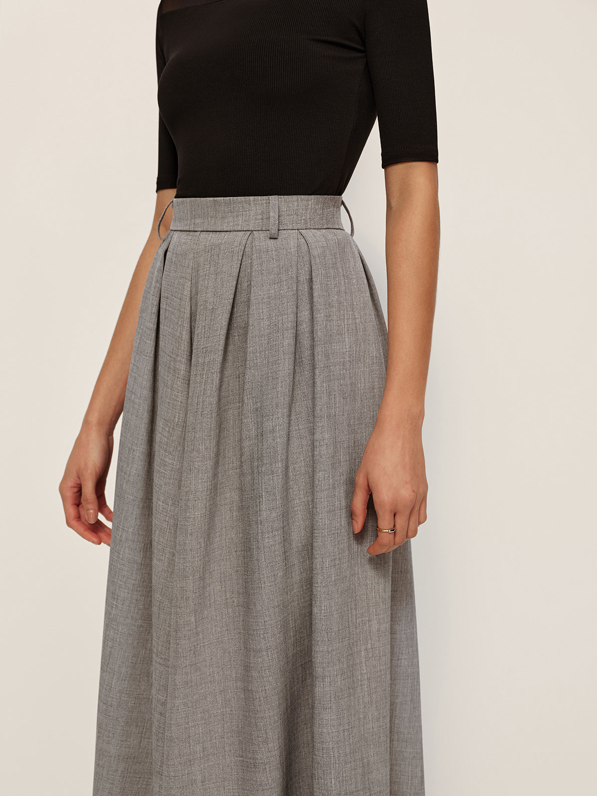 Mid-Waisted Pleated Check Skirt