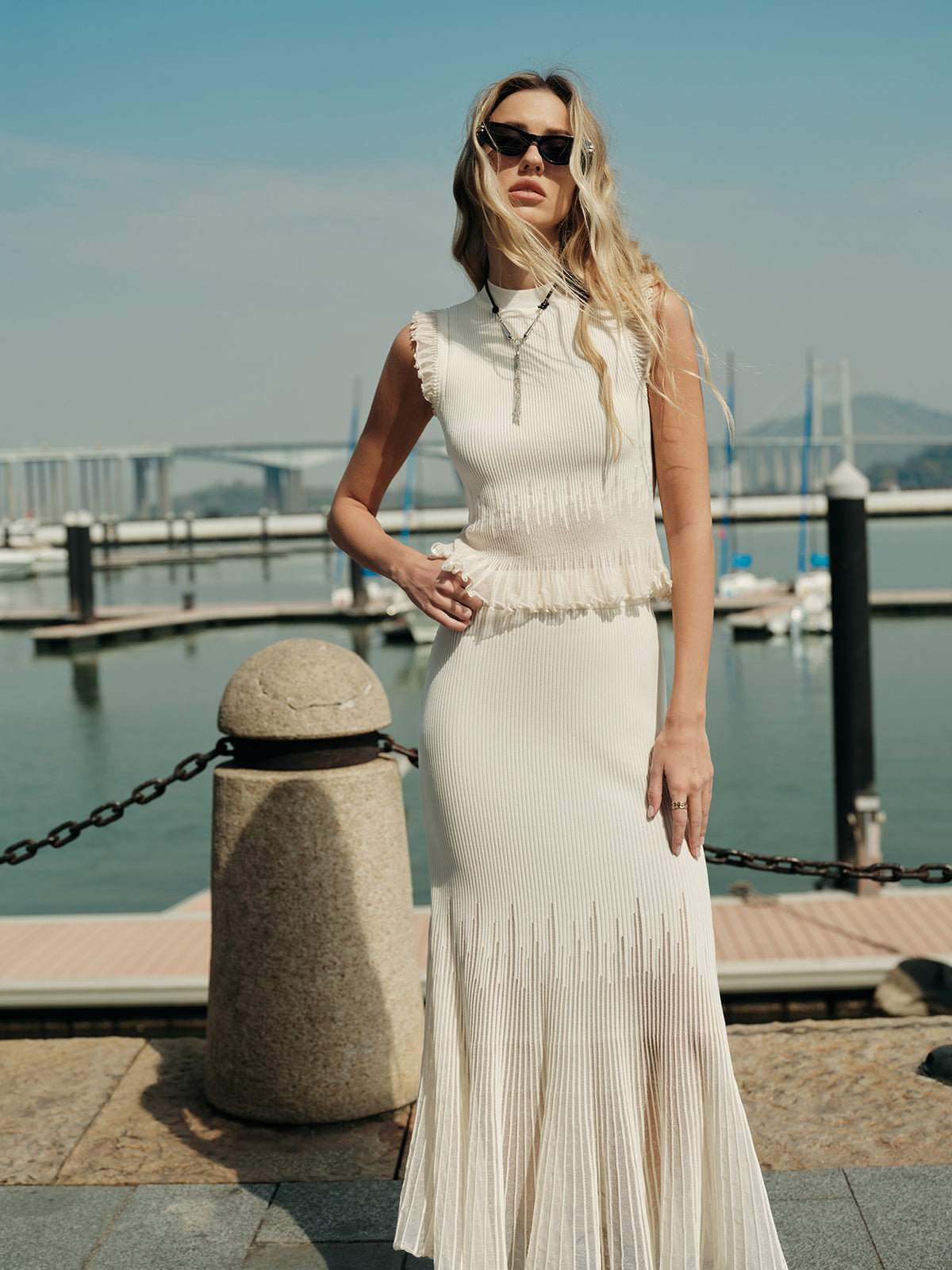 Faltenrock mit Mesh-Einsatz