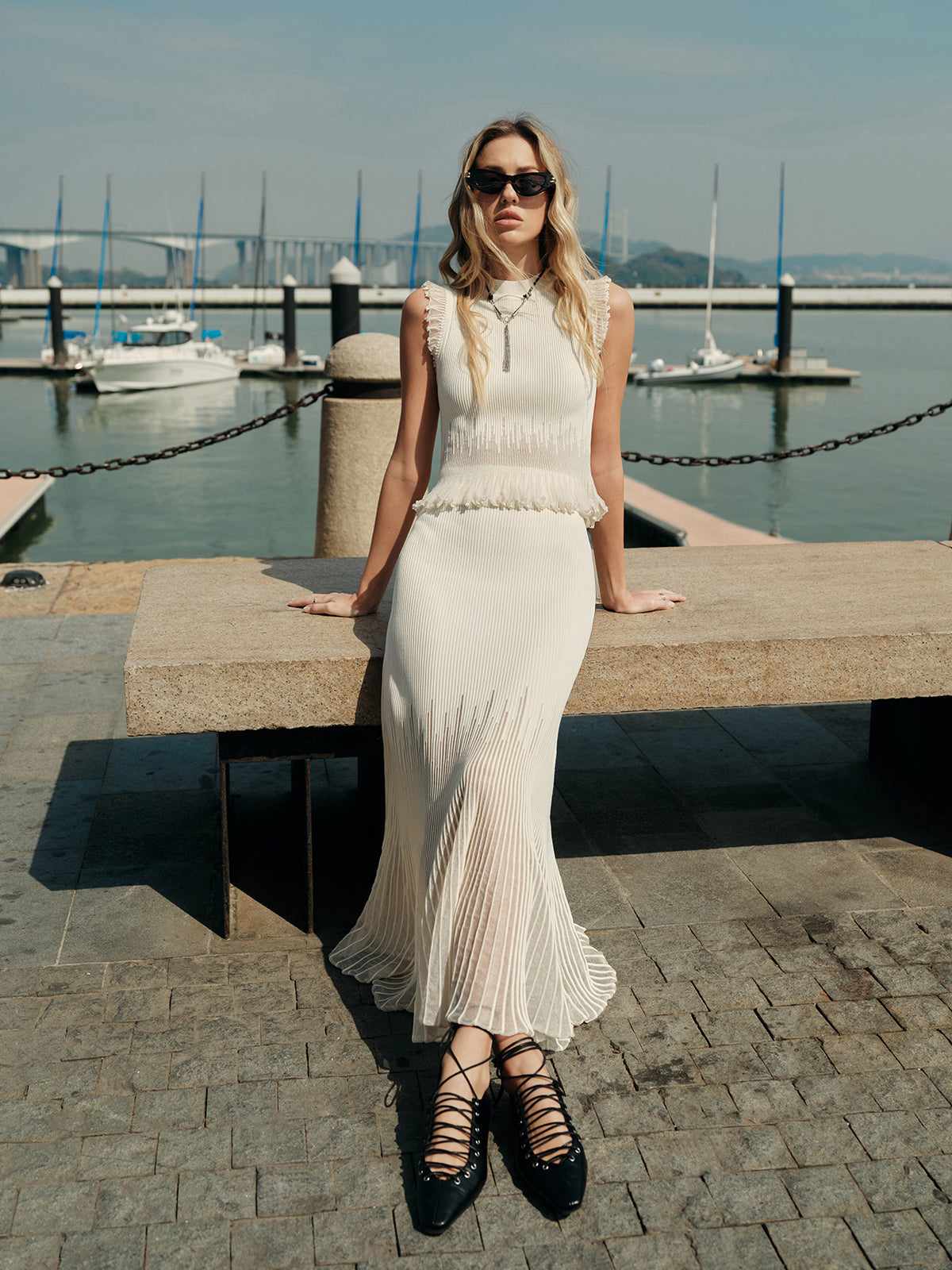 Faltenrock mit Mesh-Einsatz