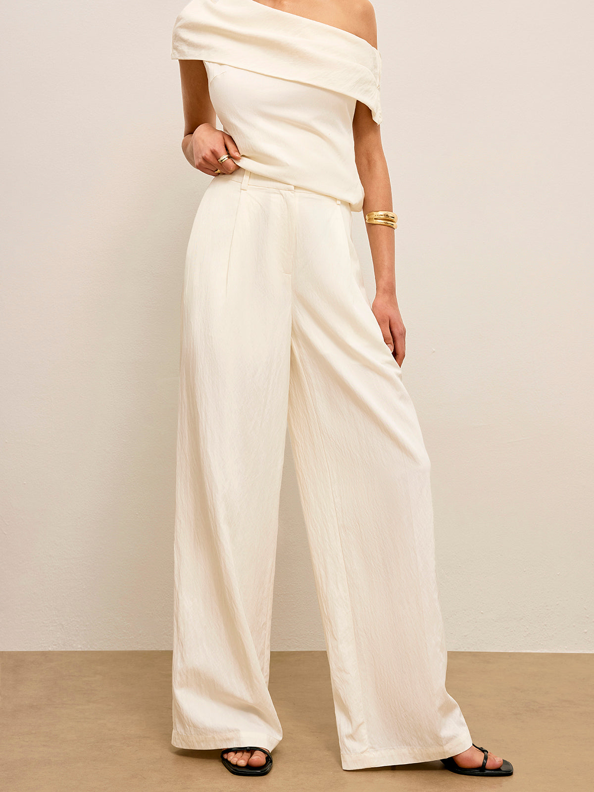 Mid-Waist Pocket Detail Pants