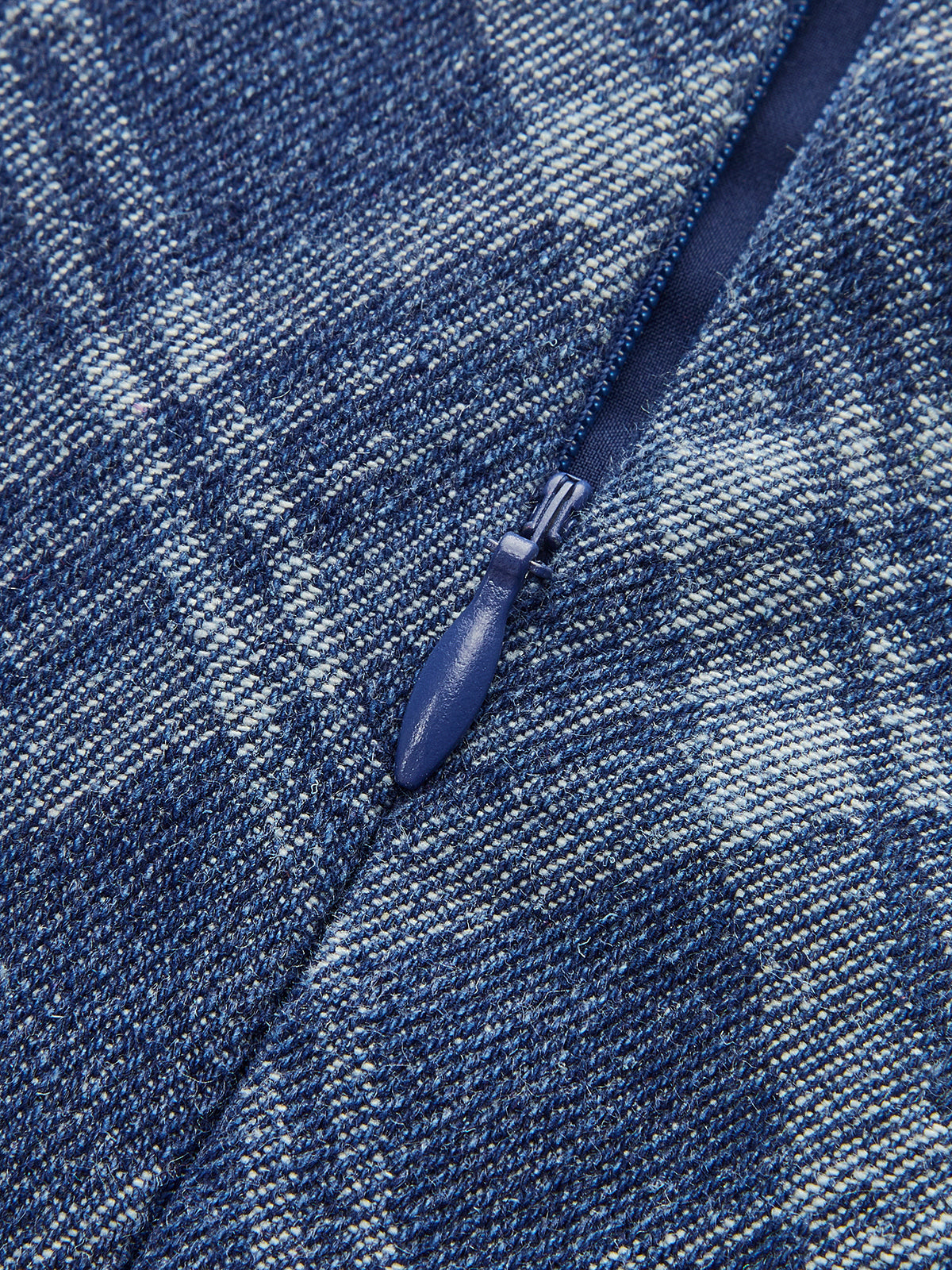 Jeanskleid mit Metallknöpfen, Rundhalsausschnitt, Ziertaschen