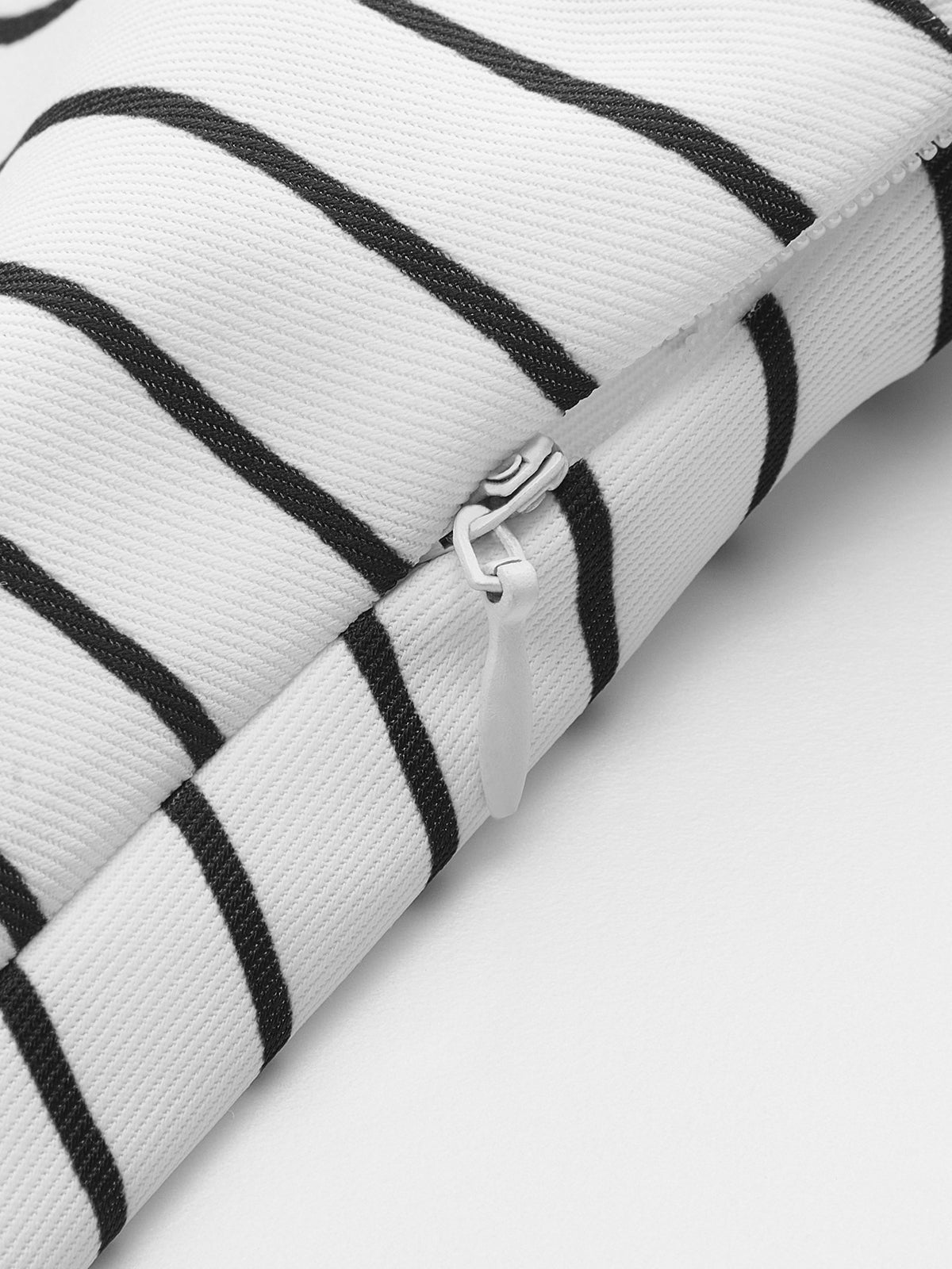 Top péplum rayé à bretelles contrastées