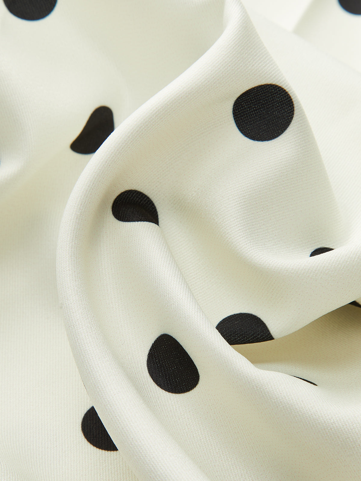 Robe longue à pois et col carré