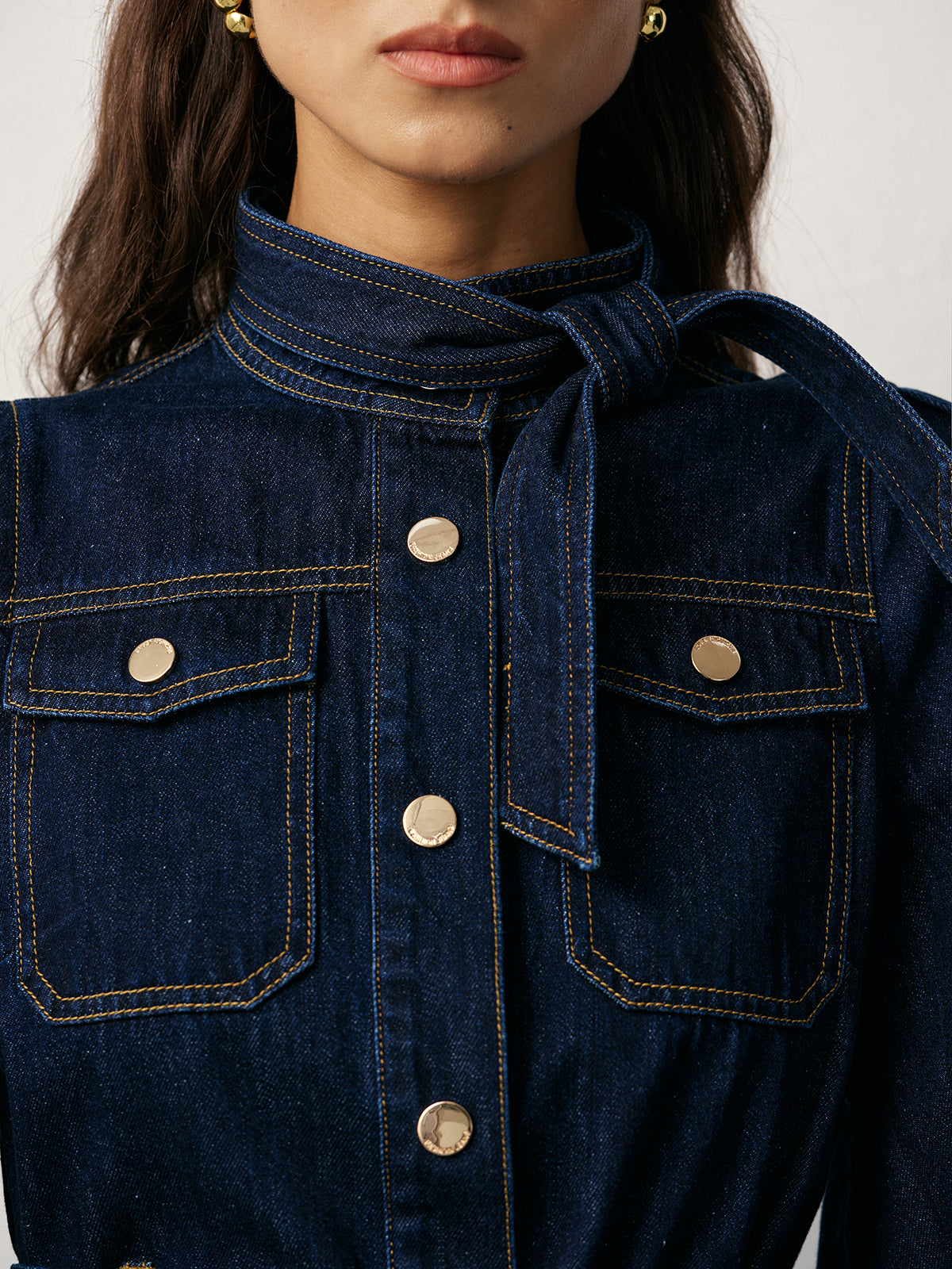 Jeanskleid mit Gürtel und Knopfleiste