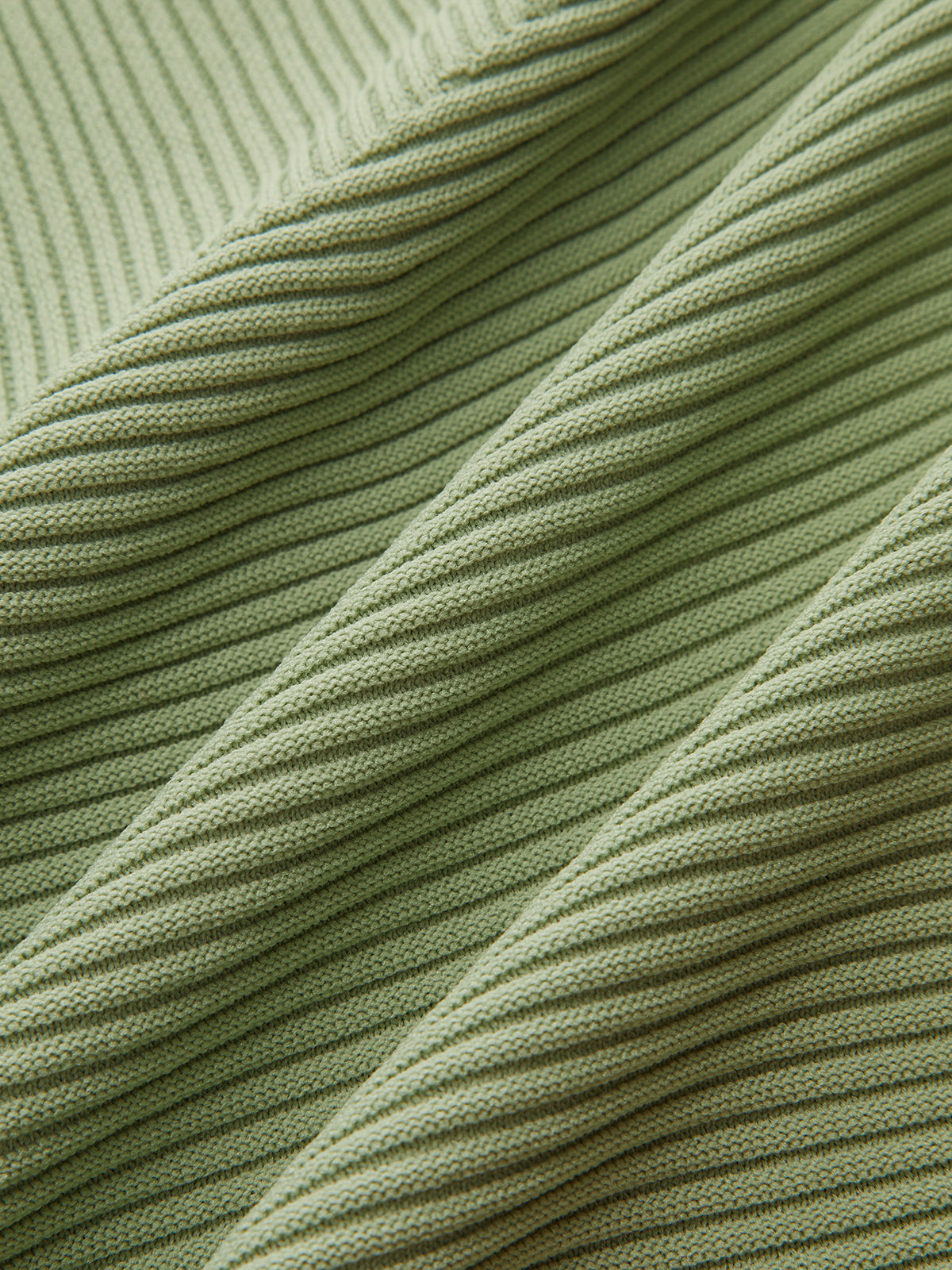 Strick-Midirock mit asymmetrischem Saum und Strukturmuster