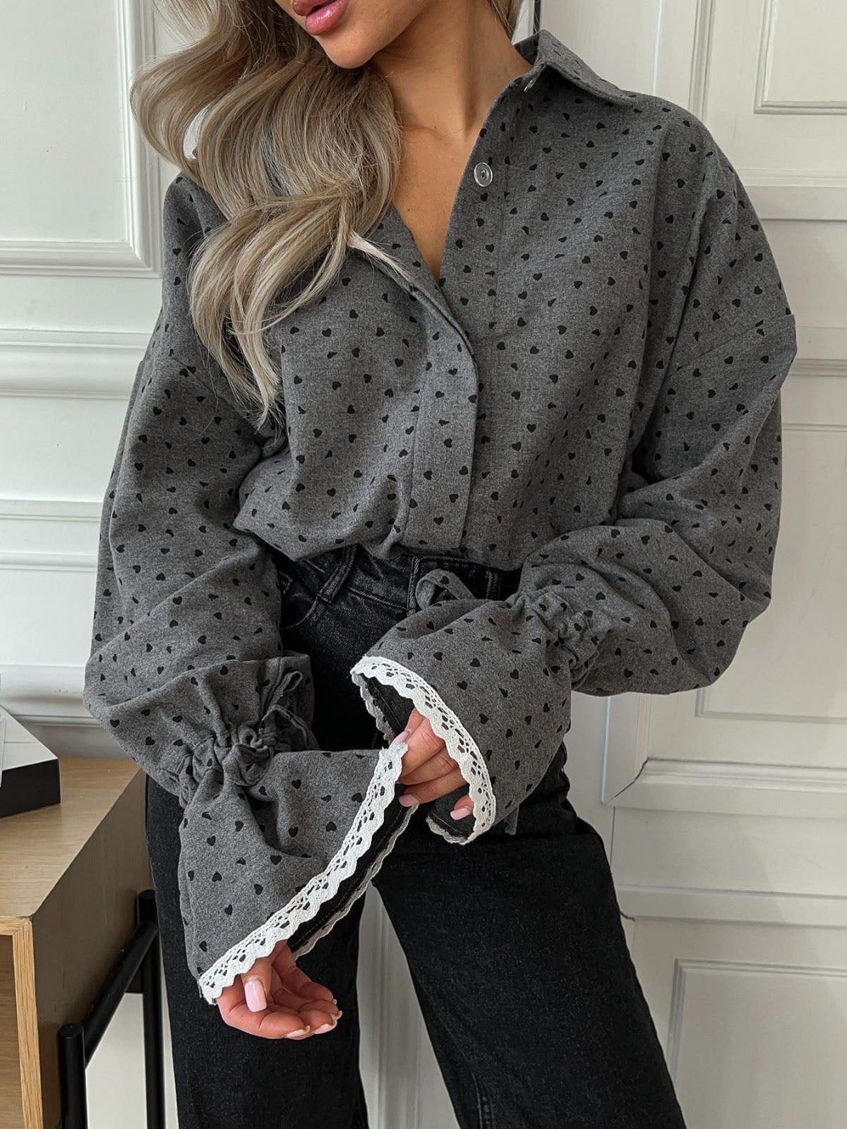 Chemise boutonnée à imprimé cœur pour femme 