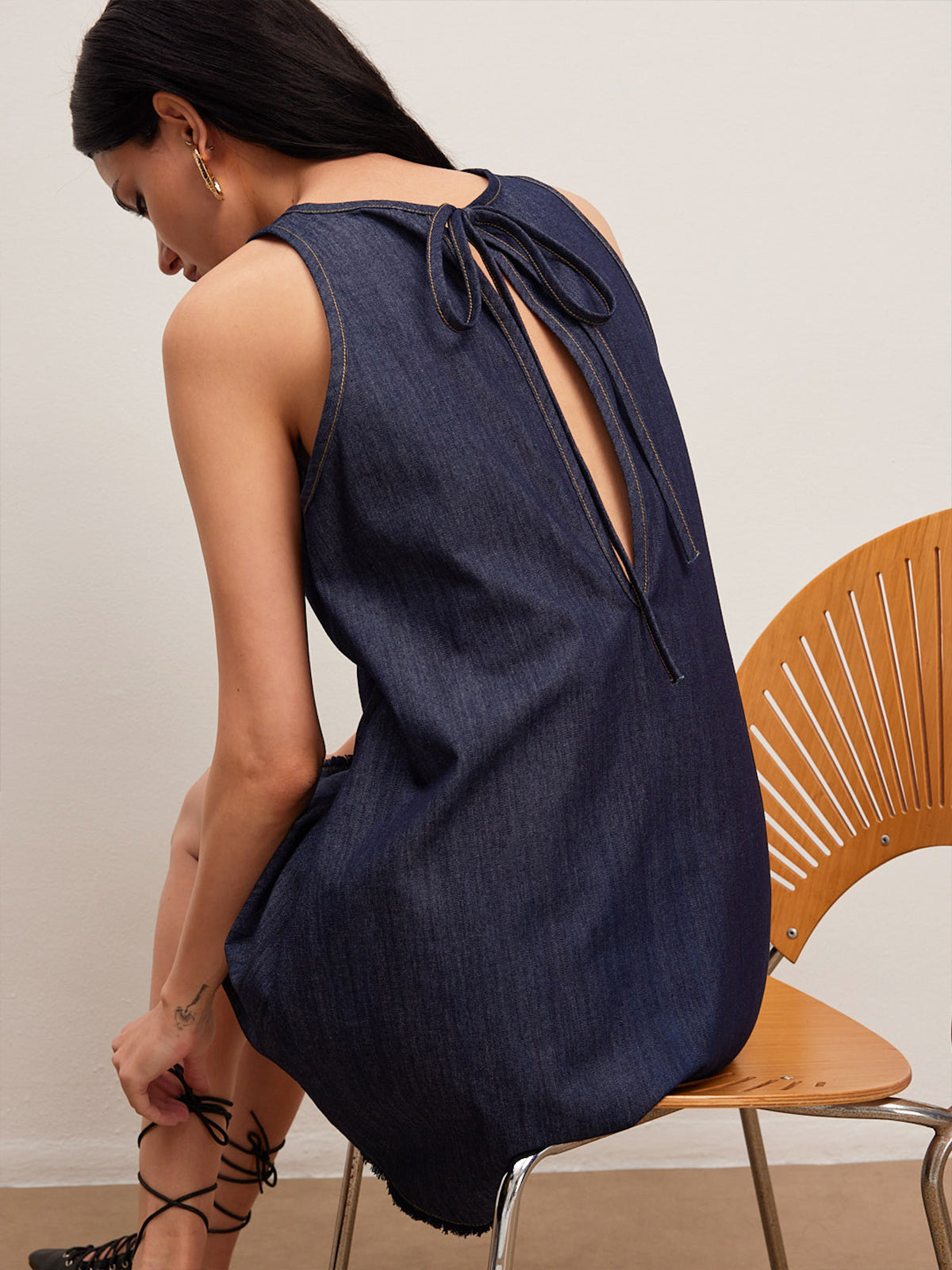 Jeanskleid mit Rückenbinde 