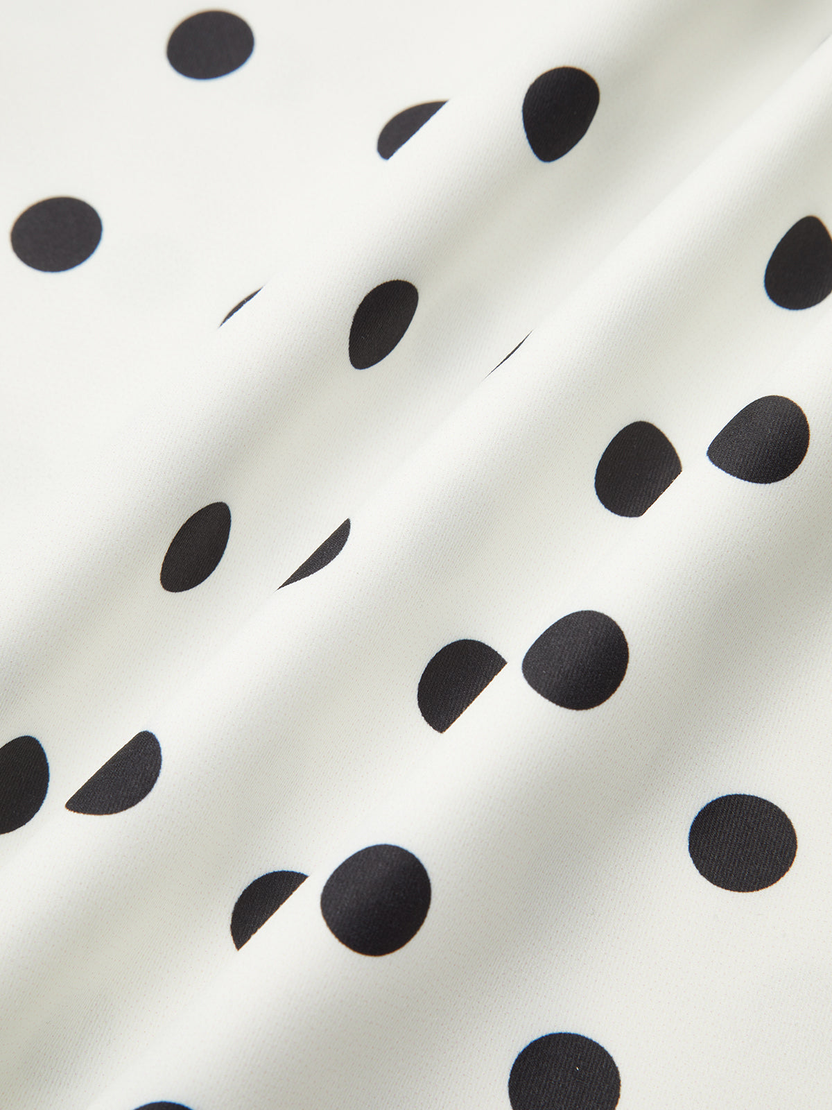 Robe à bretelles fines à pois et bordure en dentelle 